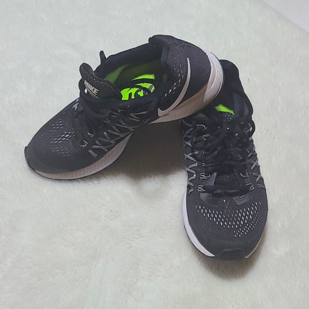 Nike Women's Zoom Pegas Athletic Shoes Size 7.5 Black & White